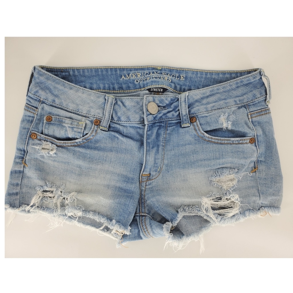 American Eagle Light Denim Stretch Shorties Size 4 Shorts Distressed (SHT019)